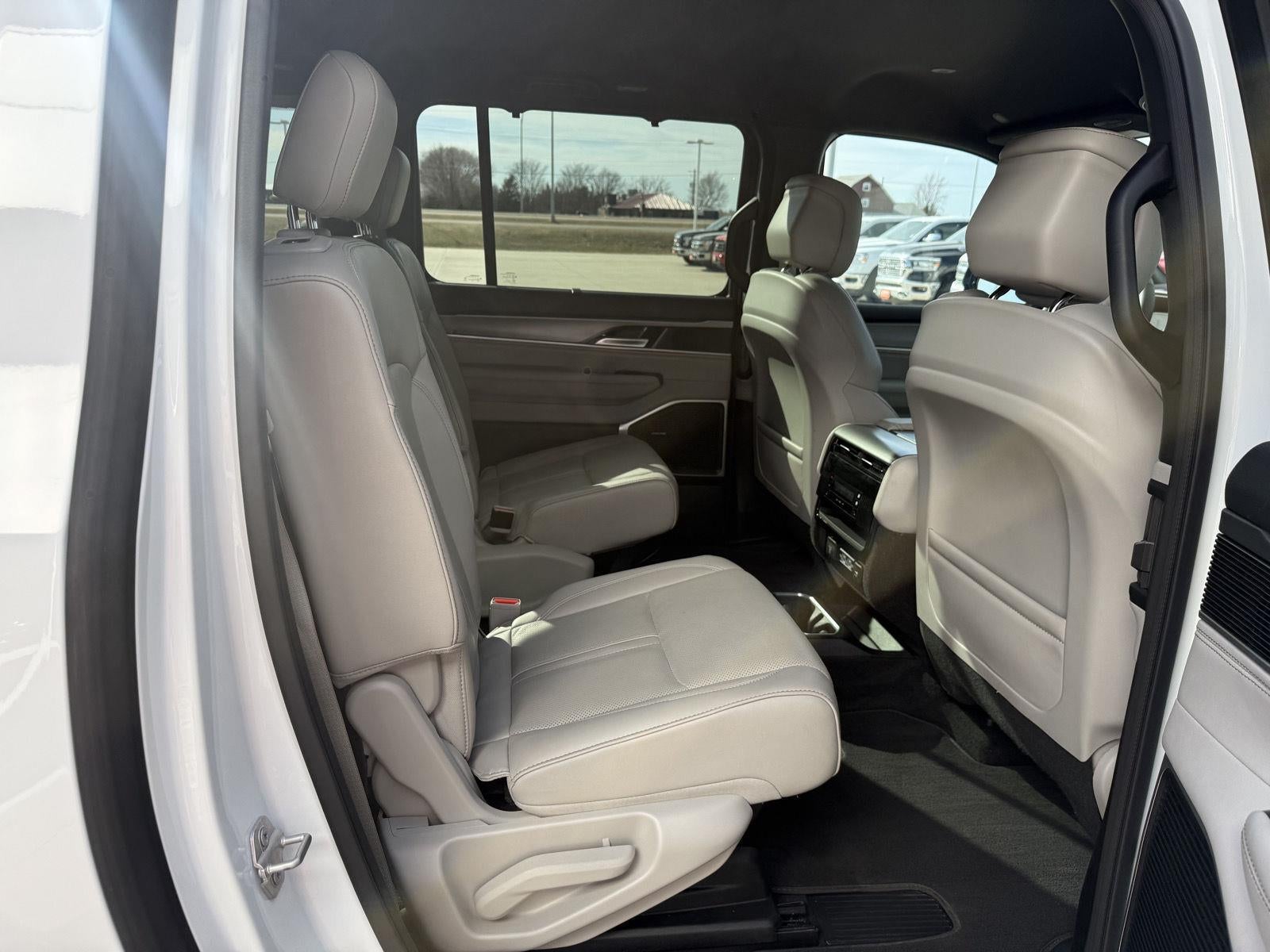 2025 Jeep Wagoneer L Series III