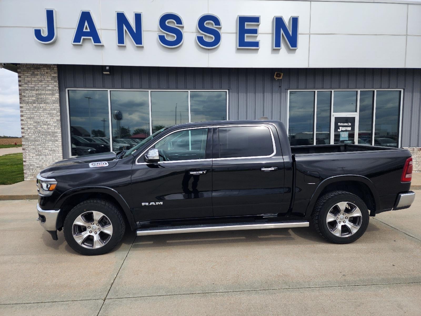 2020 RAM 1500 Laramie 4x4 Crew Cab 5'7's photo