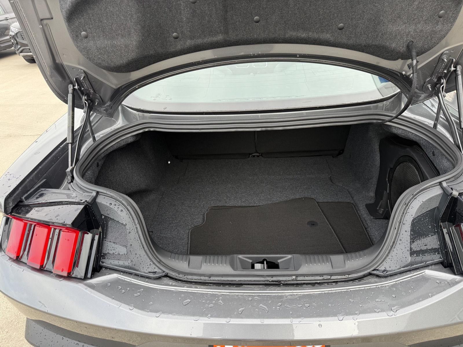 2026 Ford MUSTANG EcoBoost