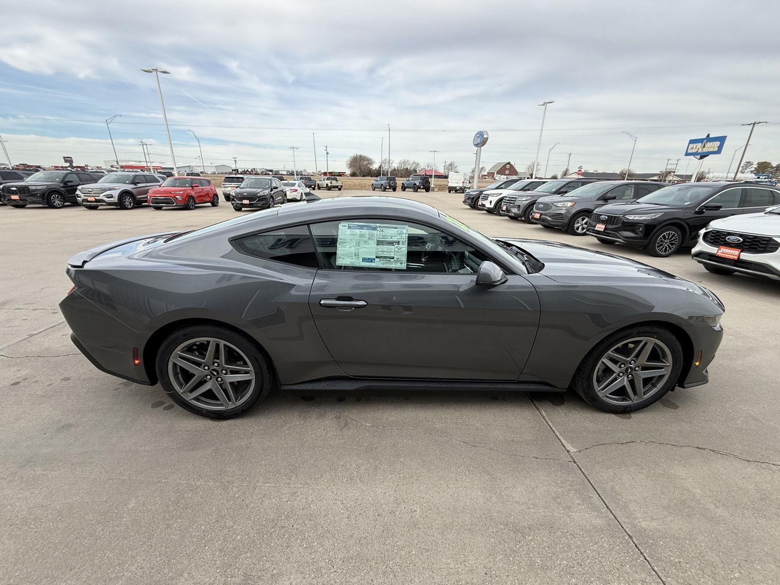 2026 Ford MUSTANG EcoBoost