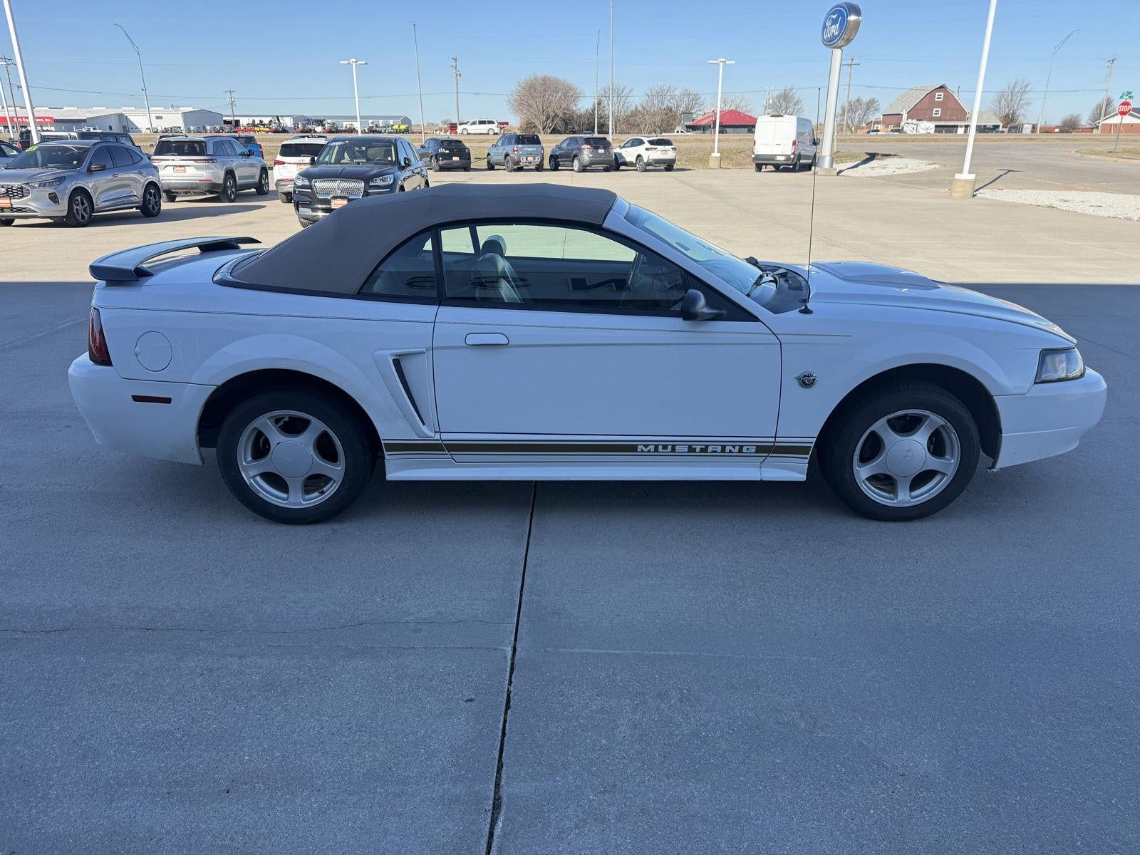 2004 Ford Mustang Deluxe