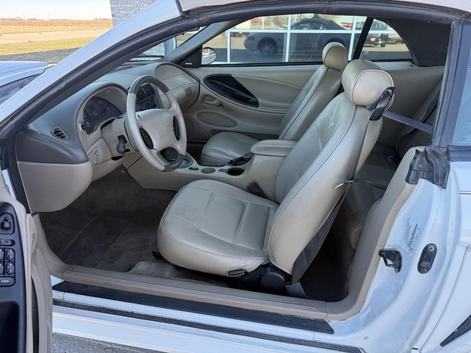 2004 Ford Mustang Deluxe