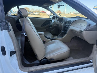 2004 Ford Mustang Deluxe