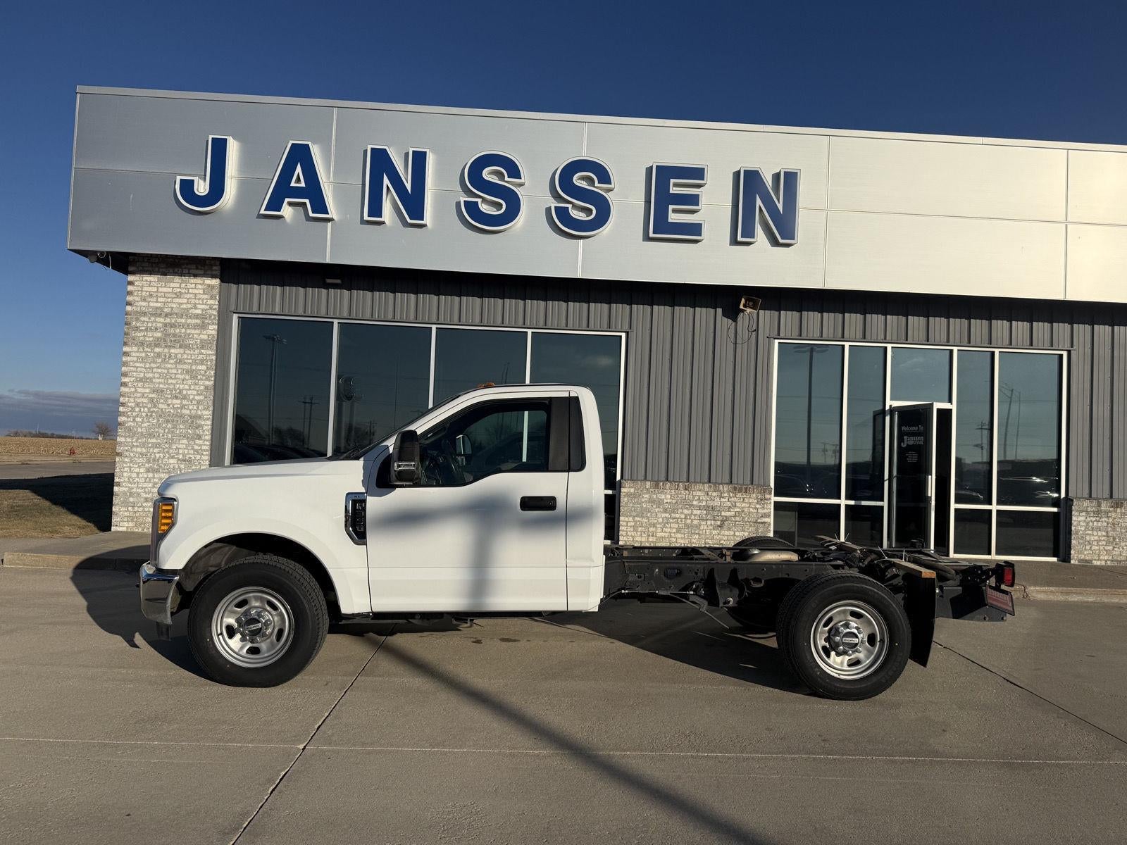 2018 Ford Super Duty F-350 SRW XL