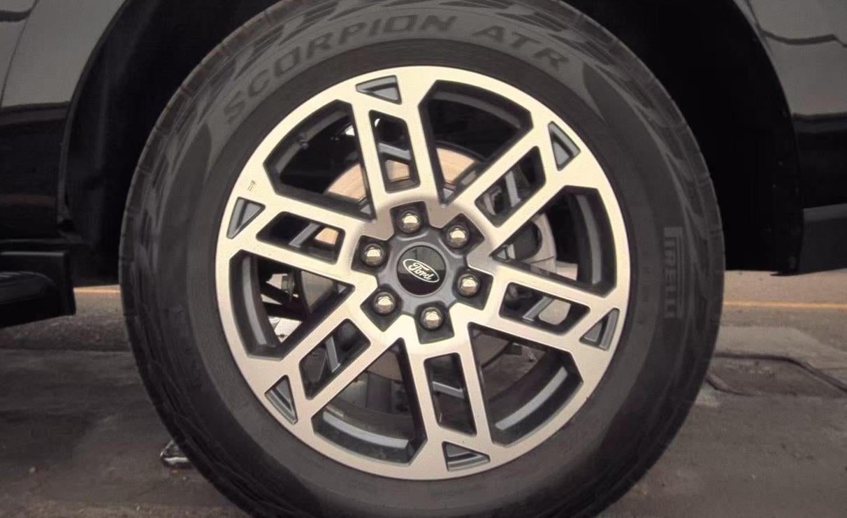 2025 Ford Expedition Max Active