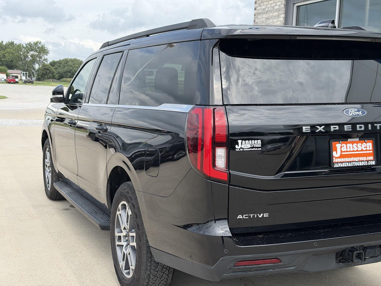 2025 Ford Expedition Max Active