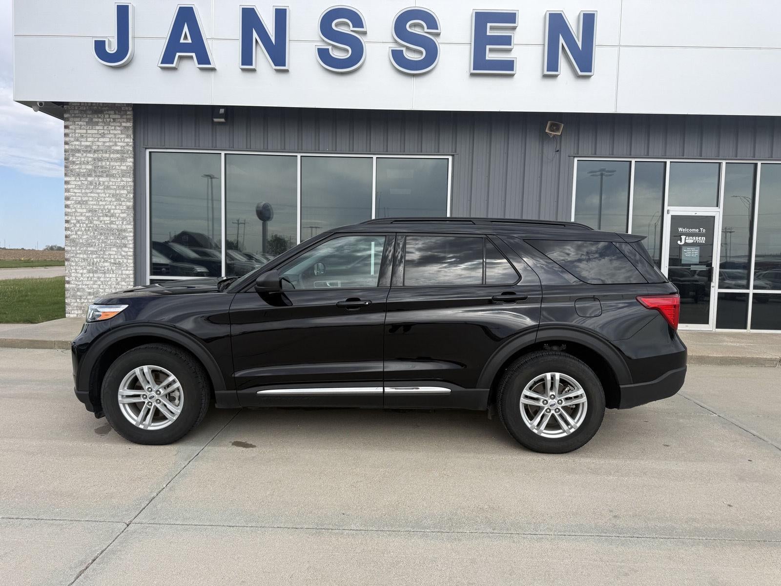 2024 Ford Explorer XLT 4WD's photo