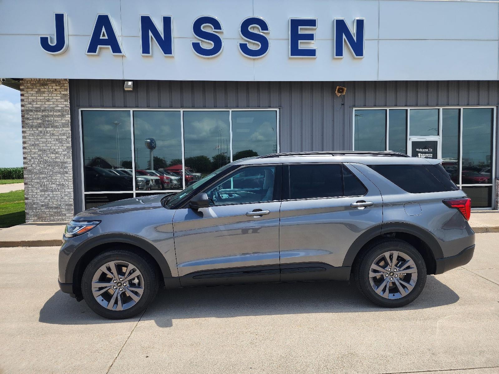 2026 Ford Explorer Active w/200A Pkg