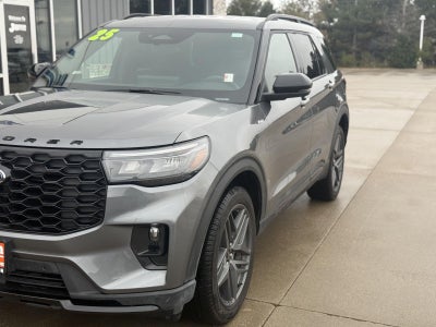 2025 Ford Explorer ST-Line