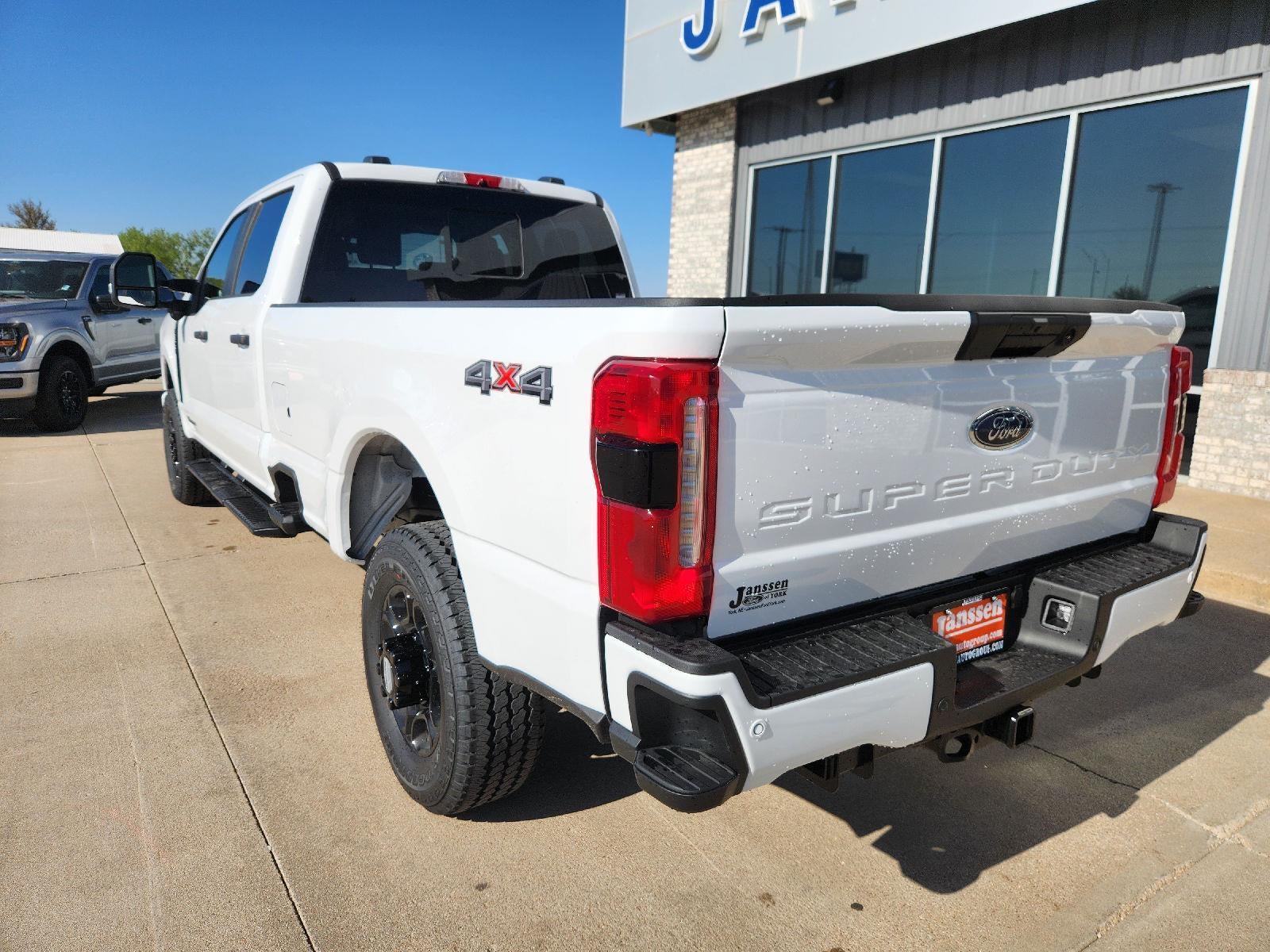 2025 Ford Super Duty F-350 SRW XL