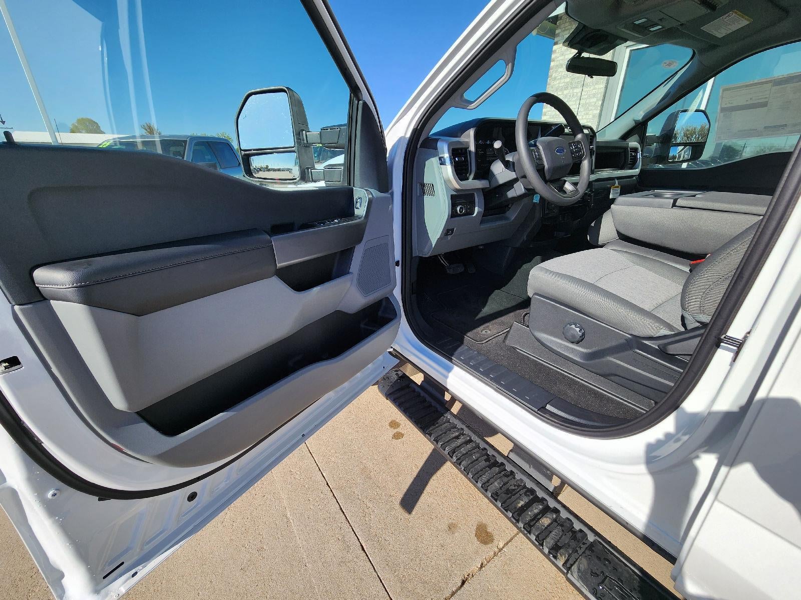 2025 Ford Super Duty F-350 SRW XL