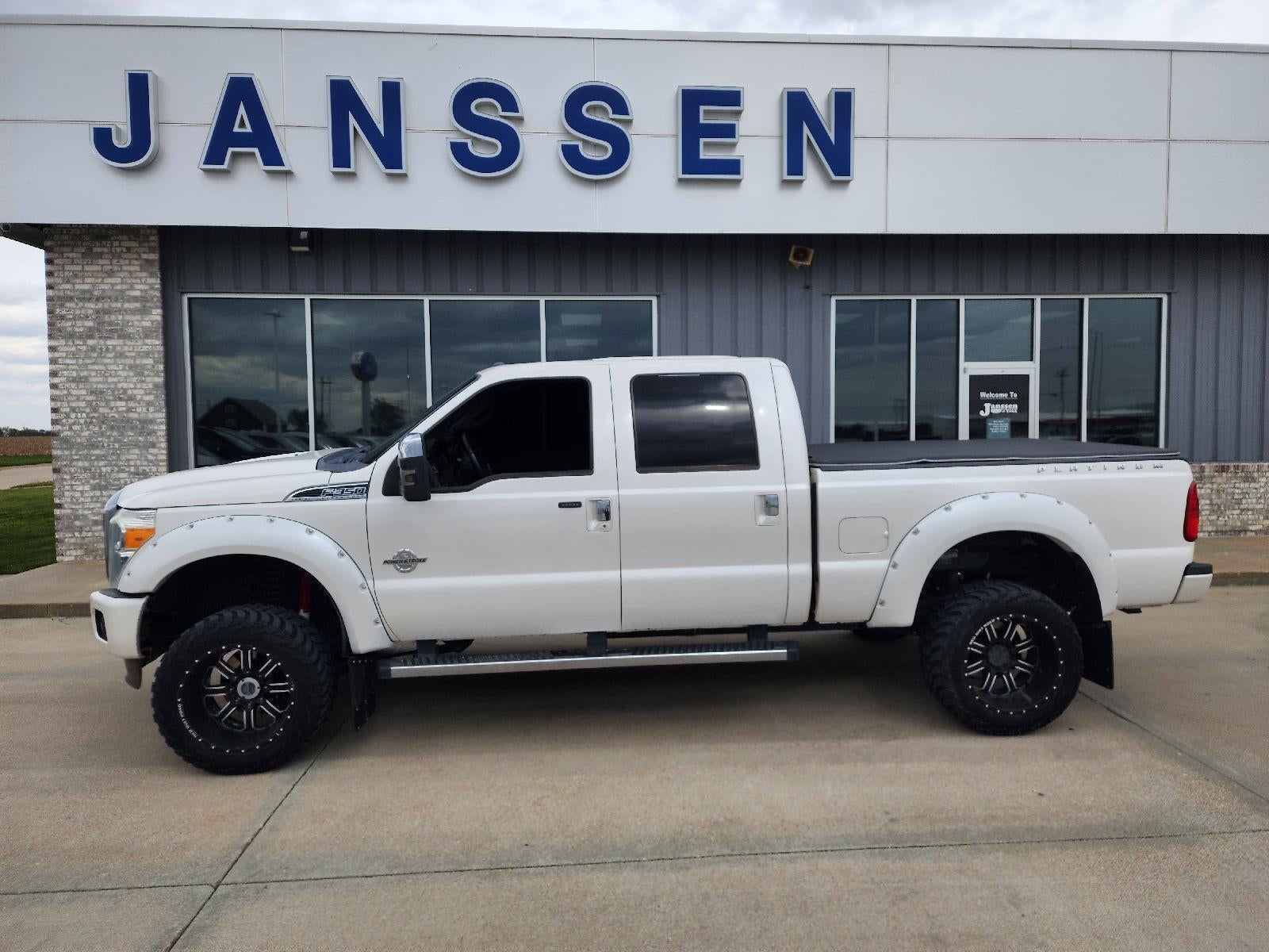 2015 Ford F-350 Lariat 4x4 Crew Cab 156 in SRW's photo