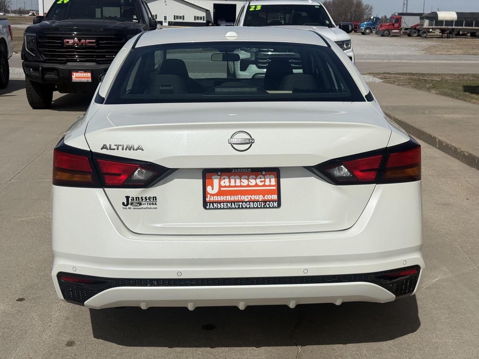 2025 Nissan Altima SV
