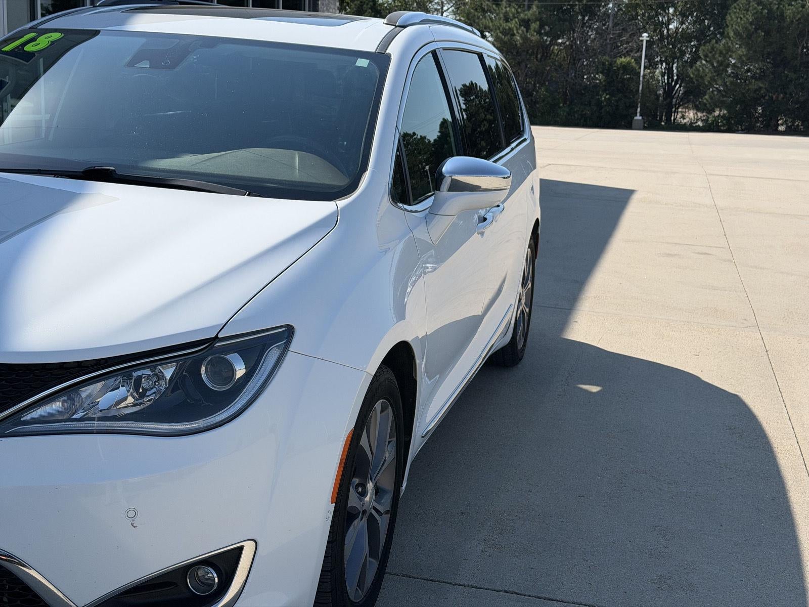 Used 2018 Chrysler Pacifica Limited with VIN 2C4RC1GG9JR259908 for sale in York, NE