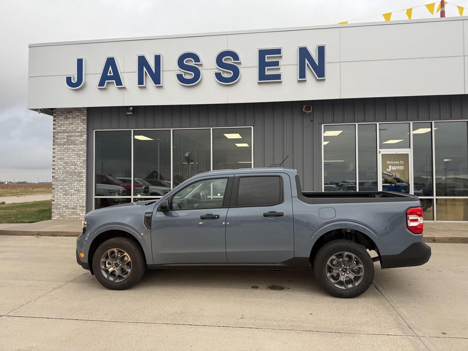 2025 Ford Maverick XLT