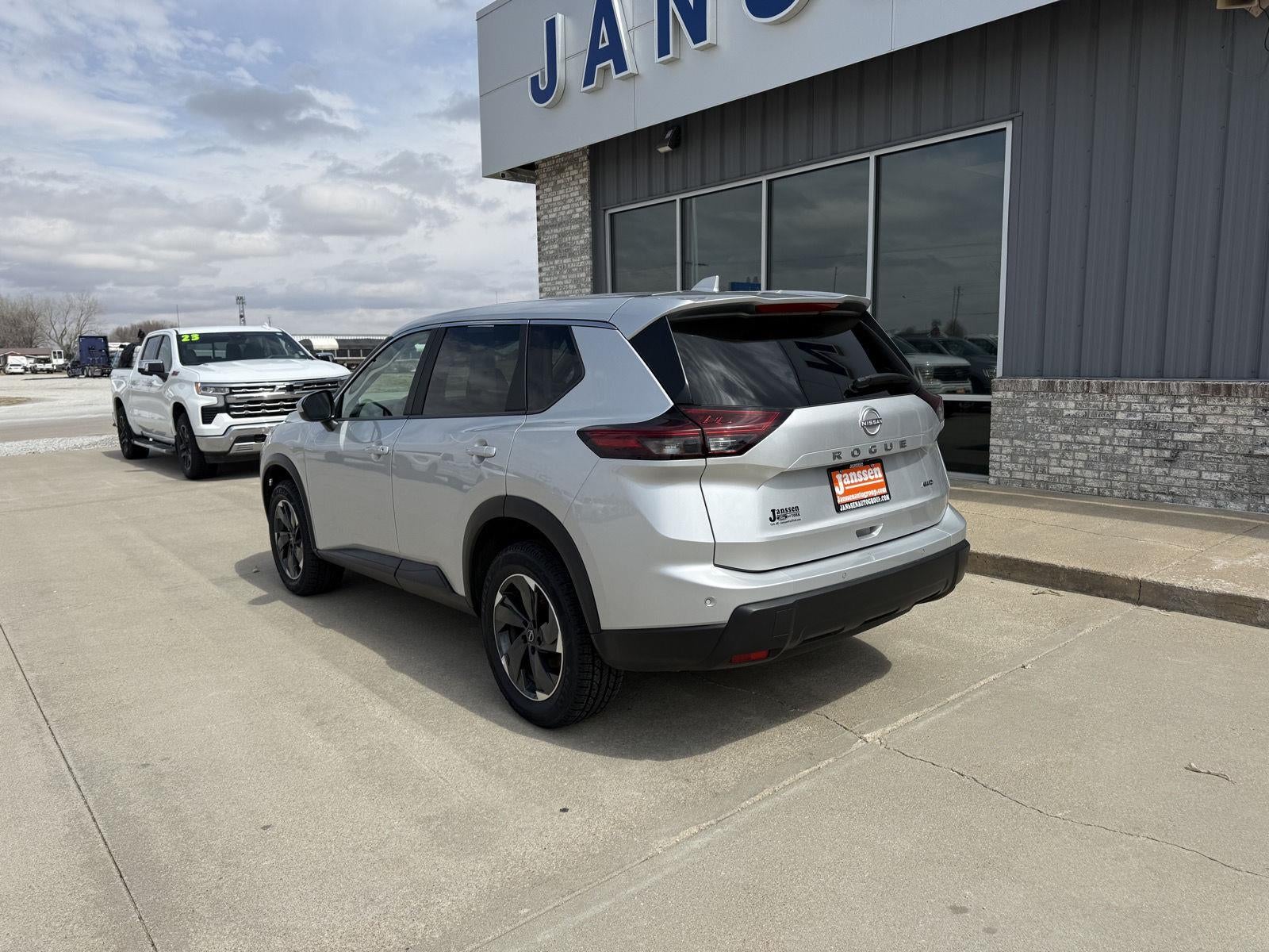 2025 Nissan Rogue SV