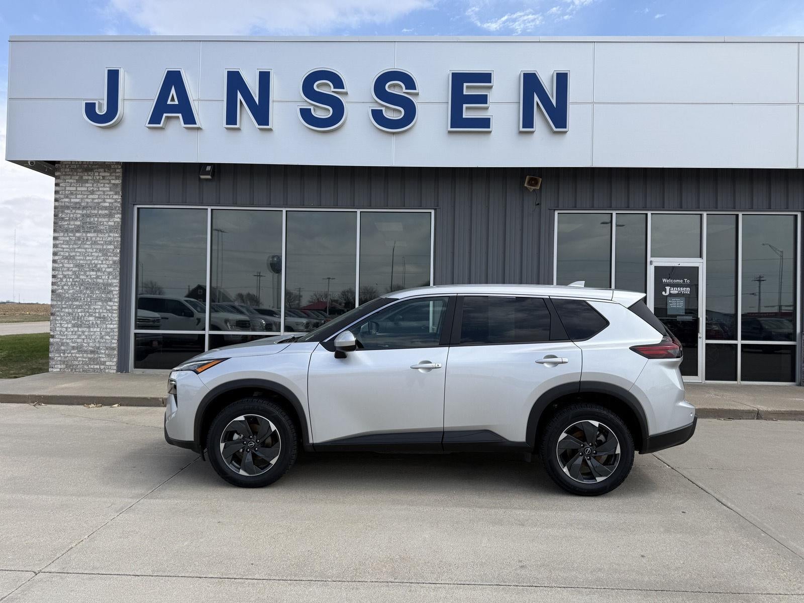 2025 Nissan Rogue SV