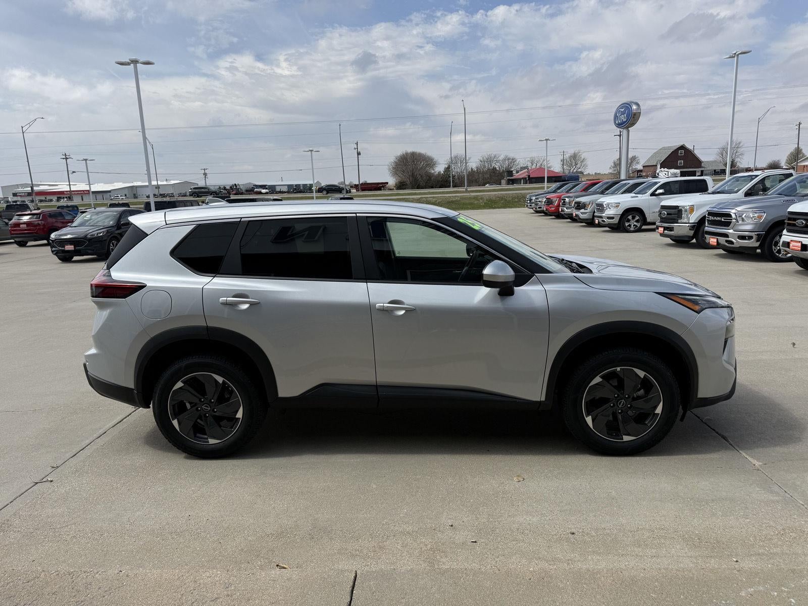 2025 Nissan Rogue SV
