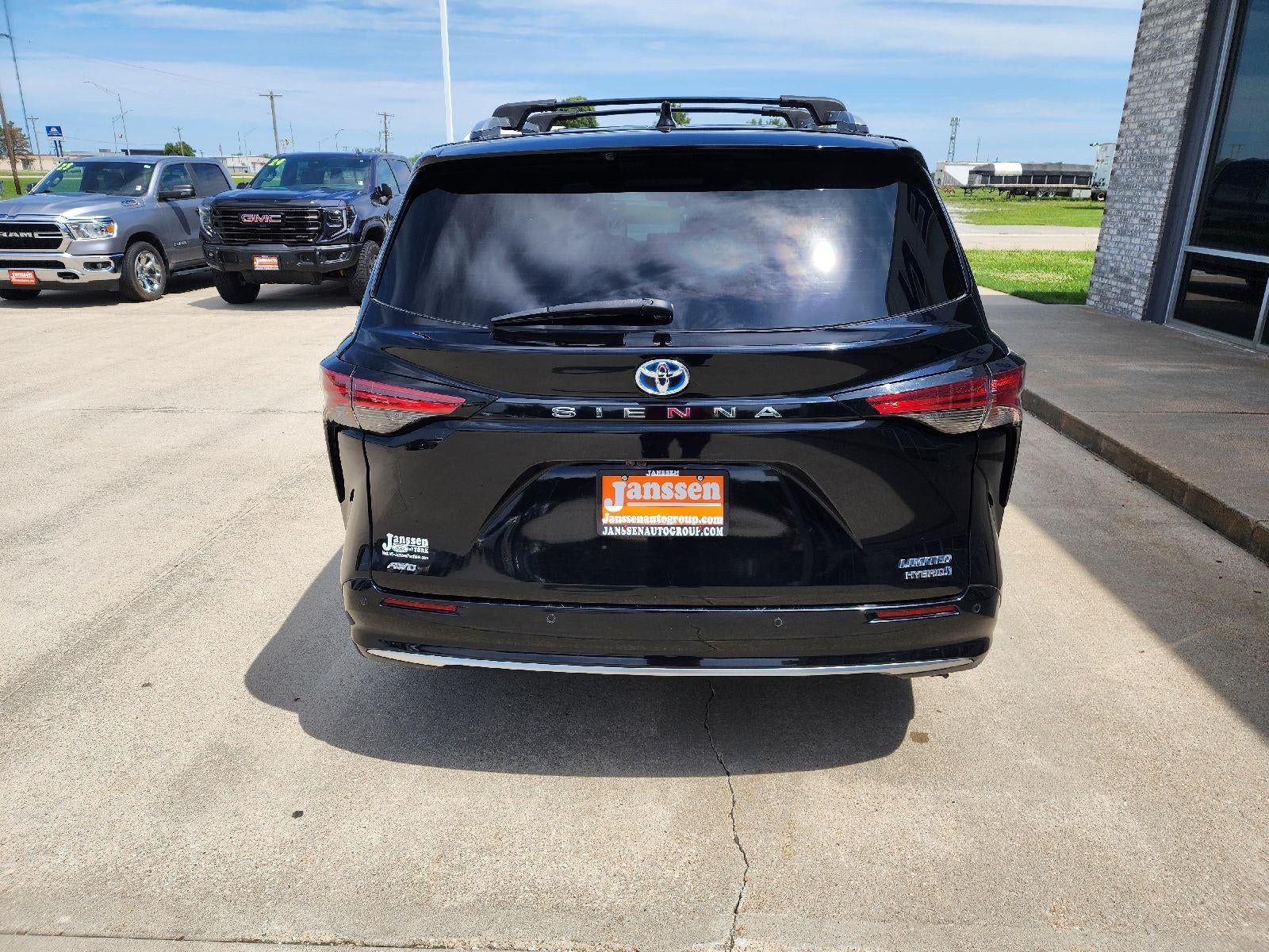 2023 Toyota Sienna Limited