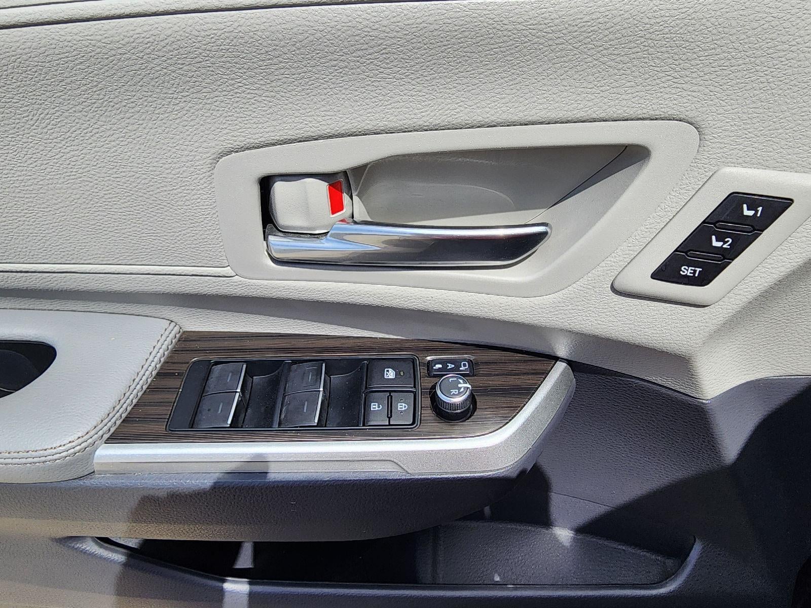 2023 Toyota Sienna Limited