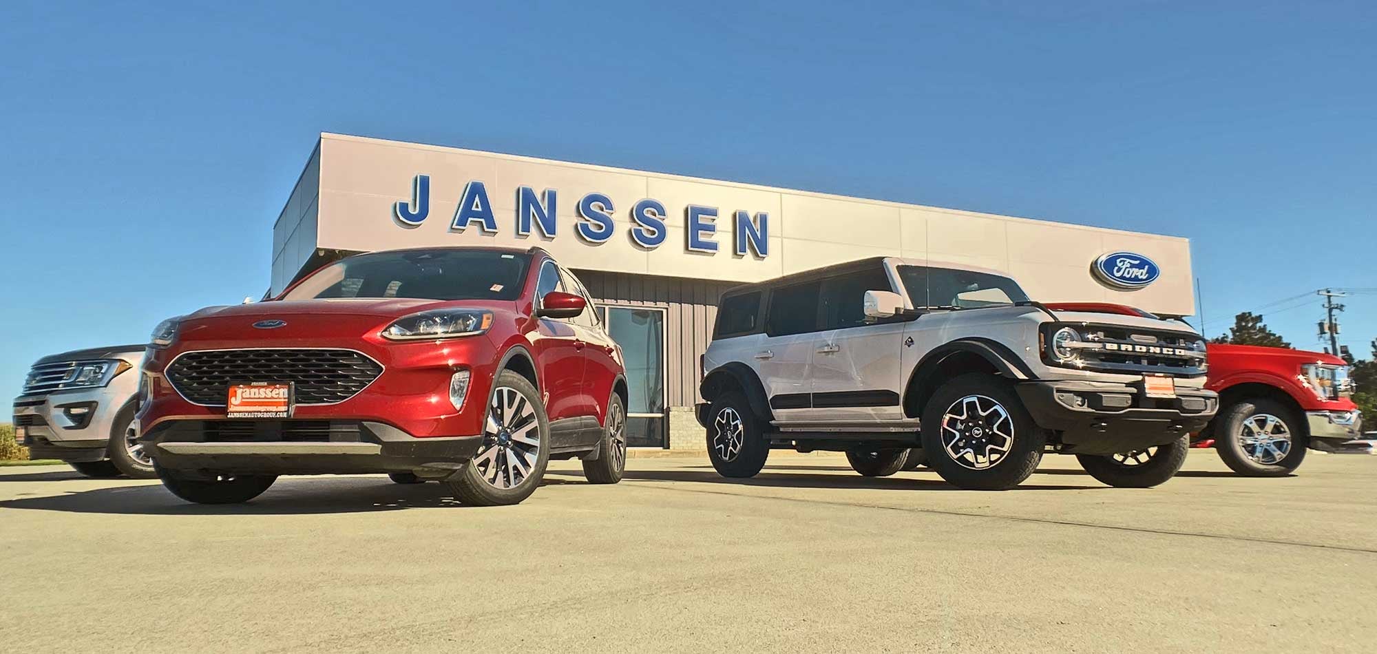 New and Used Car Chrysler Dealership, Holdrege, NE